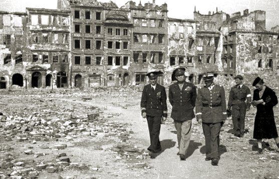 Eisenhower w Warszawie, 1945 r.