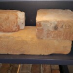 Cegła z wyrytym nazwiskiem Cegła z wyrytym nazwiskiem